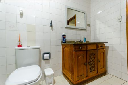 Casa à venda com 334m², 6 quartos e 2 vagasBanheiro 1 - Casa 1