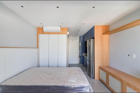 Studio à venda com 32m², 1 quarto e 1 vaga Studio à venda com 32m², 1 quarto e 1 vagaStudio