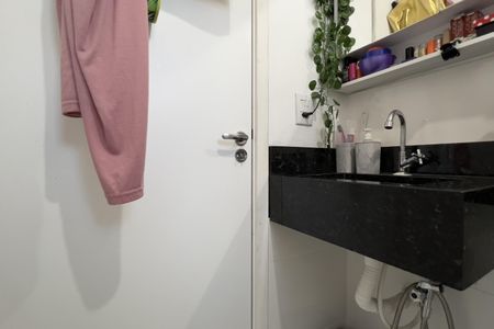 Banheiro de apartamento para alugar com 2 quartos, 48m² em Vila Silveira, Guarulhos