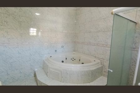 Casa para alugar com 250m², 3 quartos e 2 vagasBanheiro 3