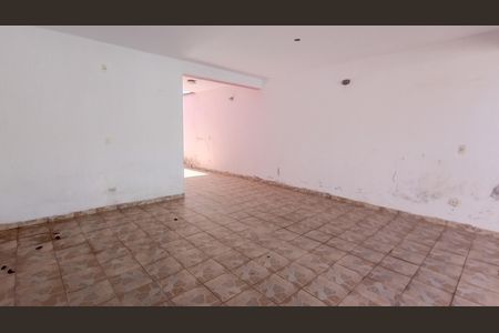 Quintal 1 de casa para alugar com 3 quartos, 250m² em Jardim Carlos Cooper, Suzano