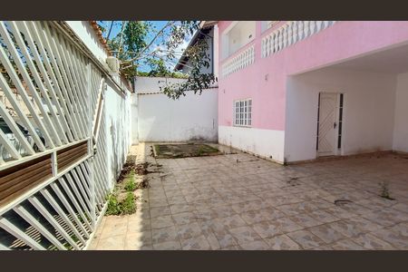 Casa para alugar com 250m², 3 quartos e 2 vagasQuintal 1