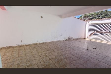 Casa para alugar com 250m², 3 quartos e 2 vagasQuintal 1
