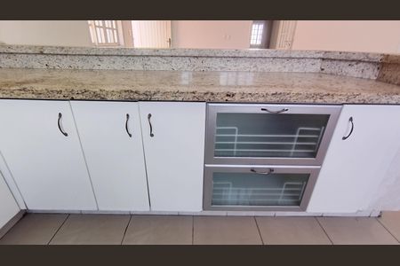 Casa para alugar com 250m², 3 quartos e 2 vagasCozinha