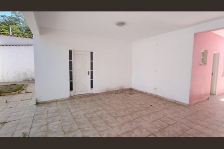 Quintal 1 de casa para alugar com 3 quartos, 250m² em Jardim Carlos Cooper, Suzano