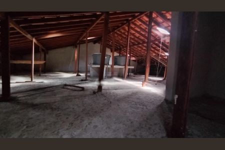 Casa para alugar com 250m², 3 quartos e 2 vagasSótão