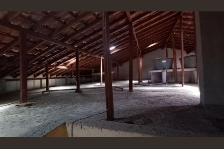 Casa para alugar com 250m², 3 quartos e 2 vagasSótão