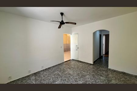 Sala de casa de condomínio para alugar com 2 quartos, 130m² em Vargem Pequena, Rio de Janeiro