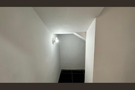 Dispensa de casa de condomínio para alugar com 2 quartos, 130m² em Vargem Pequena, Rio de Janeiro