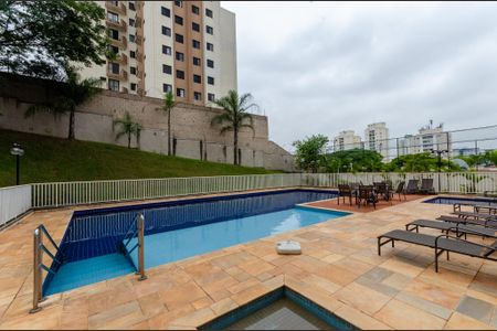Apartamento à venda com 42m², 2 quartos e 1 vaga Apartamento à venda com 42m², 2 quartos e 1 vagaÁrea comum - Piscina