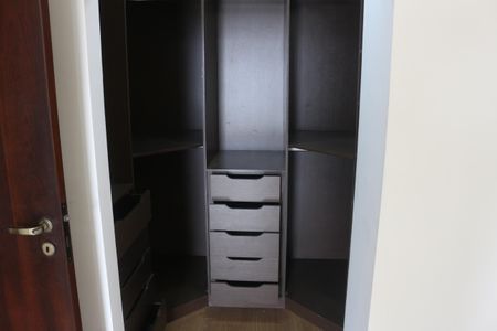 Apartamento à venda com 100m², 3 quartos e 2 vagasCloset da suíte