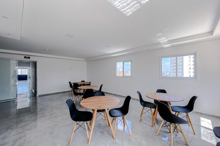 Apartamento para alugar com 33m², 1 quarto e sem vaga Apartamento para alugar com 33m², 1 quarto e sem vagaÁrea comum - Salão de festas