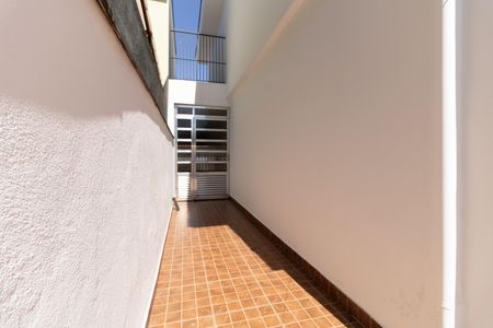 Casa à venda com 157m², 2 quartos e 2 vagasCorredor Lateral 
