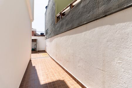 Casa à venda com 157m², 2 quartos e 2 vagasCorredor Lateral 