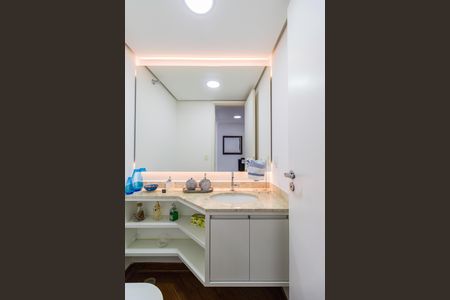 Apartamento para alugar com 106m², 3 quartos e 2 vagas Apartamento para alugar com 106m², 3 quartos e 2 vagasBanheiro Social