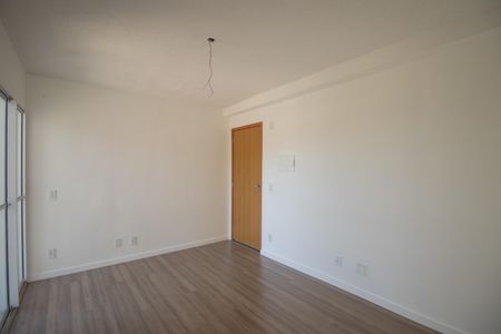 Sala de apartamento para alugar com 2 quartos, 50m² em Tribobó, São Gonçalo