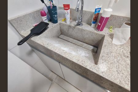 Apartamento à venda com 54m², 2 quartos e 1 vaga Apartamento à venda com 54m², 2 quartos e 1 vagaBanheiro