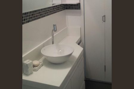 Banheiro de kitnet/studio à venda com 1 quarto, 38m² em Vila Buarque, São Paulo