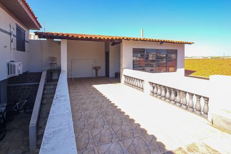 Casa para alugar com 250m², 5 quartos e 4 vagas Casa para alugar com 250m², 5 quartos e 4 vagasÁrea Externa