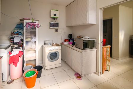 Casa para alugar com 250m², 5 quartos e 4 vagas Casa para alugar com 250m², 5 quartos e 4 vagasÁrea de Serviço