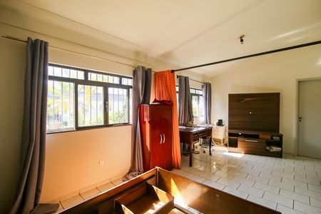 Casa para alugar com 250m², 5 quartos e 4 vagas Casa para alugar com 250m², 5 quartos e 4 vagasQuarto 2