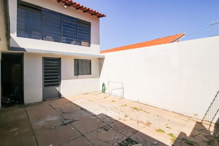 Casa para alugar com 250m², 5 quartos e 4 vagas Casa para alugar com 250m², 5 quartos e 4 vagasÁrea Externa