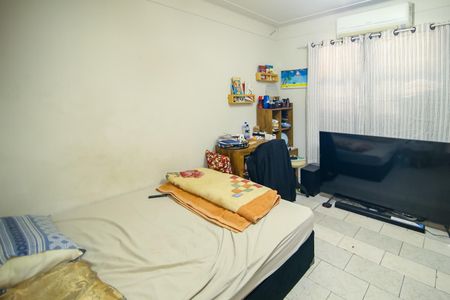 Casa para alugar com 250m², 5 quartos e 4 vagas Casa para alugar com 250m², 5 quartos e 4 vagasQuarto 5