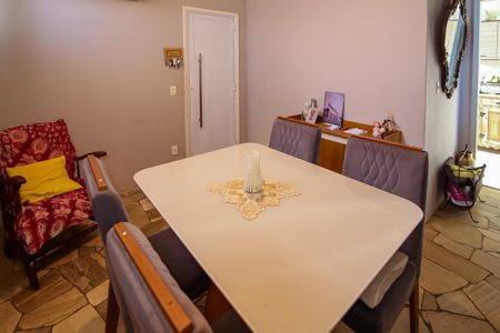 Casa para alugar com 250m², 5 quartos e 4 vagas Casa para alugar com 250m², 5 quartos e 4 vagasSala