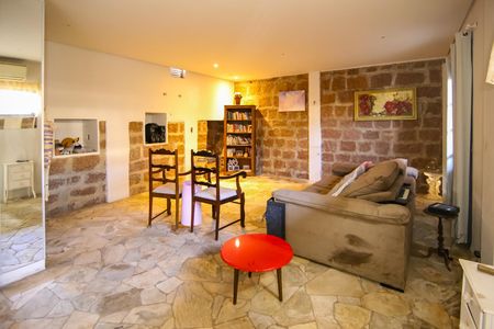 Casa para alugar com 250m², 5 quartos e 4 vagas Casa para alugar com 250m², 5 quartos e 4 vagasPorão