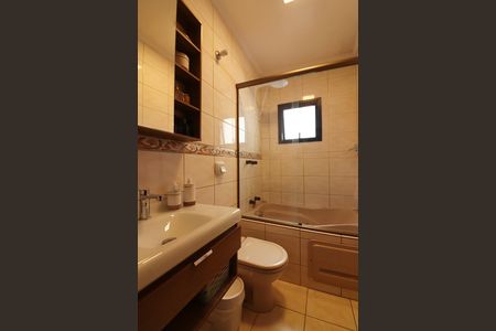 Casa à venda com 222m², 3 quartos e 3 vagasQuarto 1 - Suíte Banheiro 