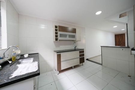 Sala/Cozinha de casa à venda com 4 quartos, 96m² em Jardim Arizona, São Paulo