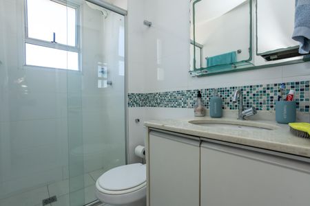 Apartamento à venda com 74m², 3 quartos e 2 vagas Apartamento à venda com 74m², 3 quartos e 2 vagasBanheiro da Suite