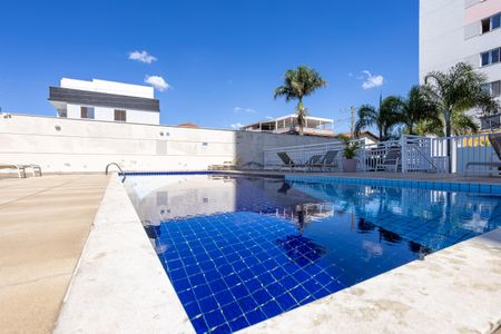 Apartamento à venda com 74m², 3 quartos e 2 vagas Apartamento à venda com 74m², 3 quartos e 2 vagasÁrea comum - Piscina