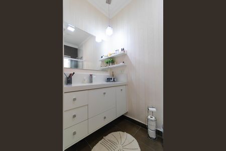 Casa à venda com 310m², 4 quartos e 3 vagasBanheiro da Suíte 01