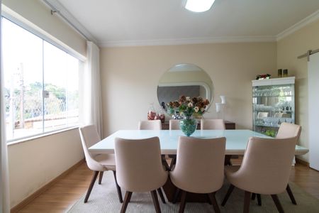 Casa à venda com 310m², 4 quartos e 3 vagasSalas