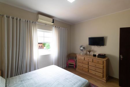 Casa à venda com 310m², 4 quartos e 3 vagasSuíte 01