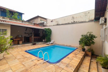 Casa à venda com 310m², 4 quartos e 3 vagasPiscina