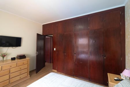 Casa à venda com 310m², 4 quartos e 3 vagasSuíte 01