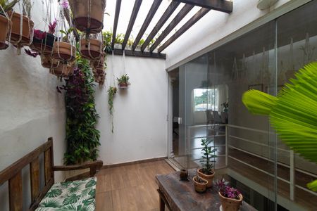 Casa à venda com 310m², 4 quartos e 3 vagasÁrea de Luz