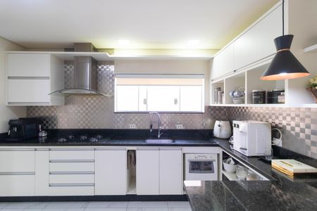 Casa à venda com 310m², 4 quartos e 3 vagasCozinha