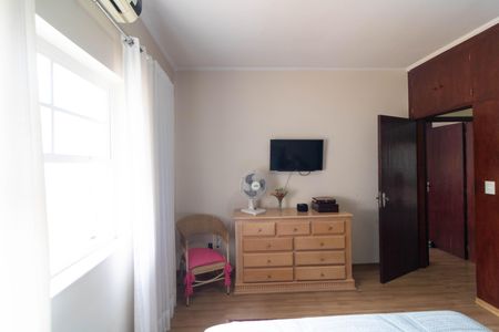 Casa à venda com 310m², 4 quartos e 3 vagasSuíte 01