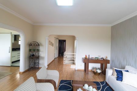 Casa à venda com 310m², 4 quartos e 3 vagasSalas