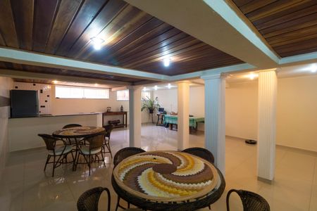 Casa à venda com 310m², 4 quartos e 3 vagasSalão de festas