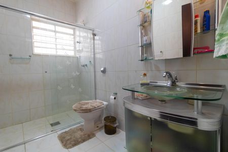 Casa à venda com 310m², 4 quartos e 3 vagasBanheiro 
