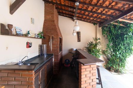 Casa à venda com 310m², 4 quartos e 3 vagasChurrasqueira