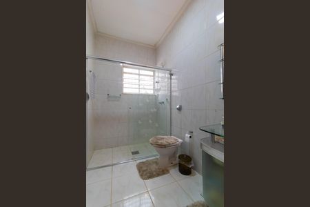 Casa à venda com 310m², 4 quartos e 3 vagasBanheiro 