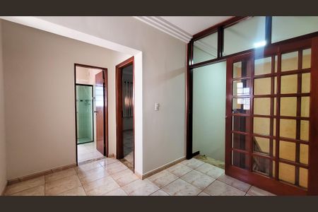 Casa à venda com 136m², 4 quartos e 3 vagasHall dos Quartos