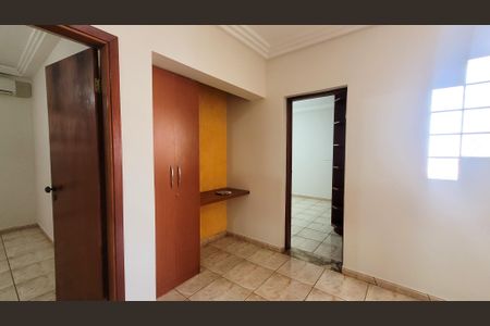 Casa à venda com 136m², 4 quartos e 3 vagasHall dos Quartos