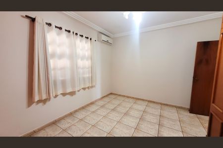 Casa à venda com 136m², 4 quartos e 3 vagasQuarto 1