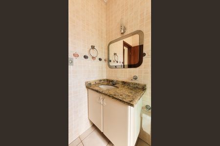 Casa à venda com 136m², 4 quartos e 3 vagasBanheiro